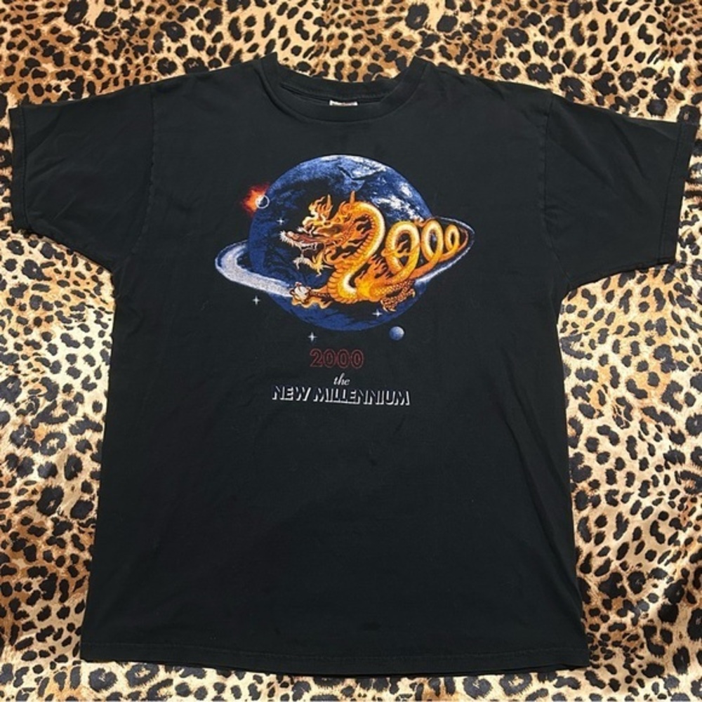 Vintage Y2K 2000 The New Millennium Dragon Graphic Tee